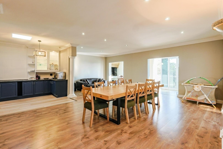 5 Bedroom Property for Sale in Waterkloof Ridge Gauteng