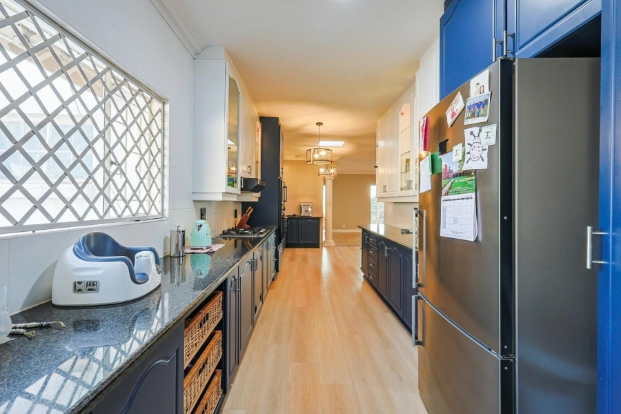 5 Bedroom Property for Sale in Waterkloof Ridge Gauteng