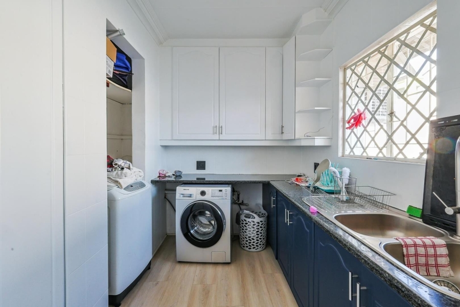 5 Bedroom Property for Sale in Waterkloof Ridge Gauteng