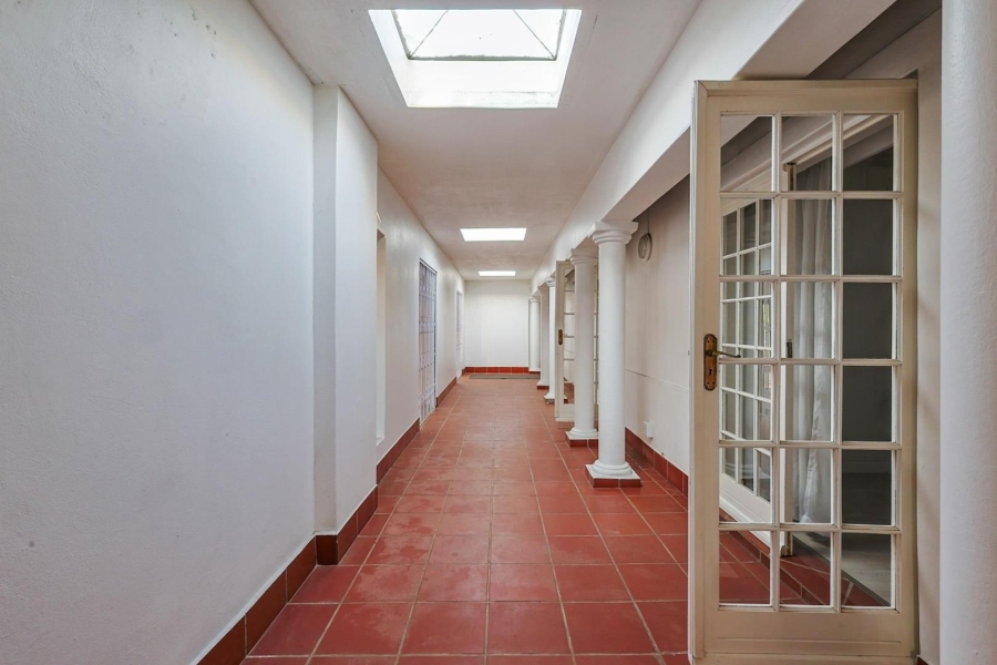 5 Bedroom Property for Sale in Waterkloof Ridge Gauteng