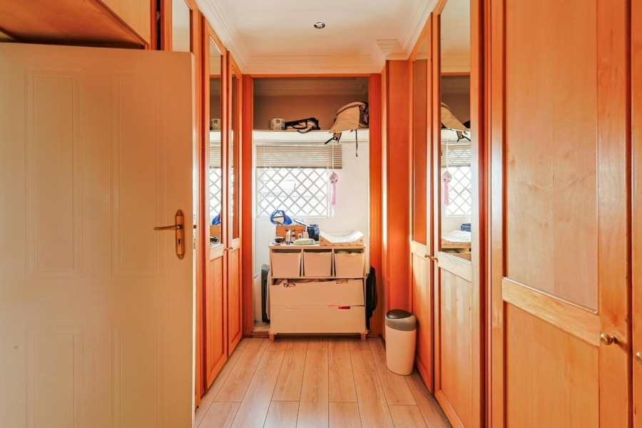 5 Bedroom Property for Sale in Waterkloof Ridge Gauteng