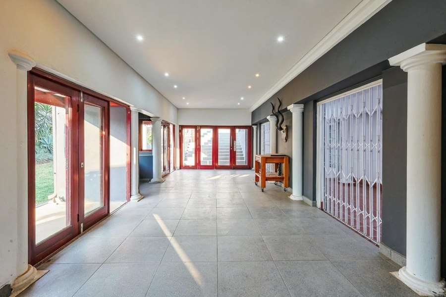 5 Bedroom Property for Sale in Waterkloof Ridge Gauteng