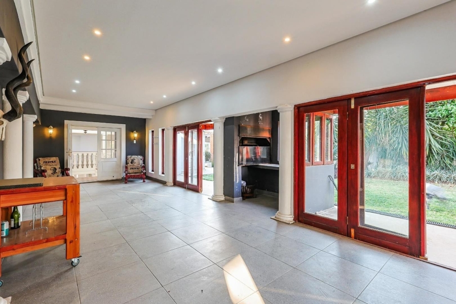 5 Bedroom Property for Sale in Waterkloof Ridge Gauteng