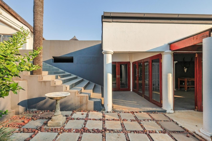 5 Bedroom Property for Sale in Waterkloof Ridge Gauteng