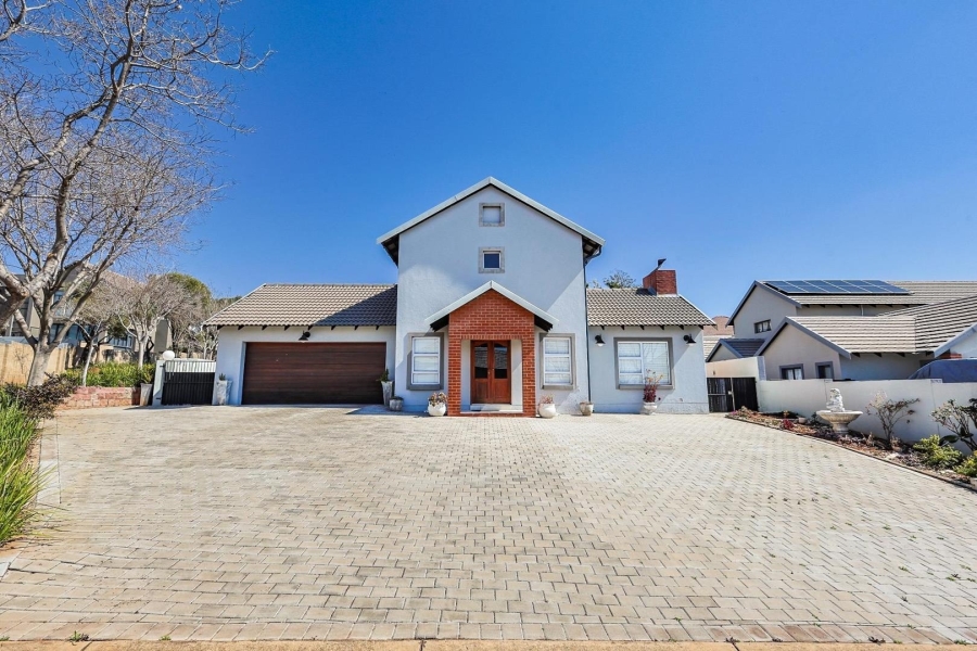 5 Bedroom Property for Sale in Country View Estate Gauteng