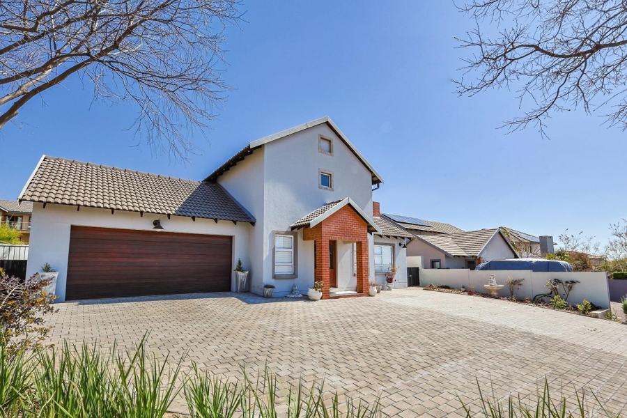 5 Bedroom Property for Sale in Country View Estate Gauteng