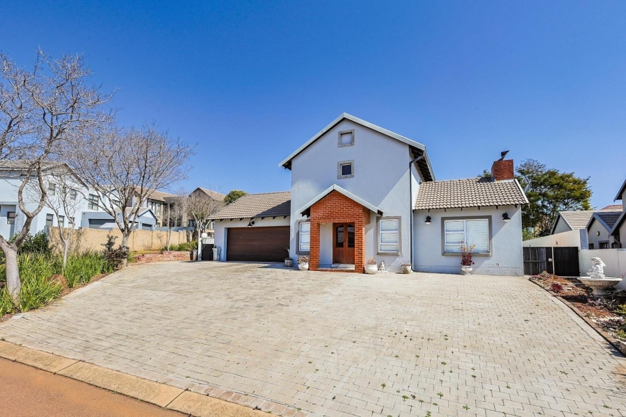 5 Bedroom Property for Sale in Country View Estate Gauteng