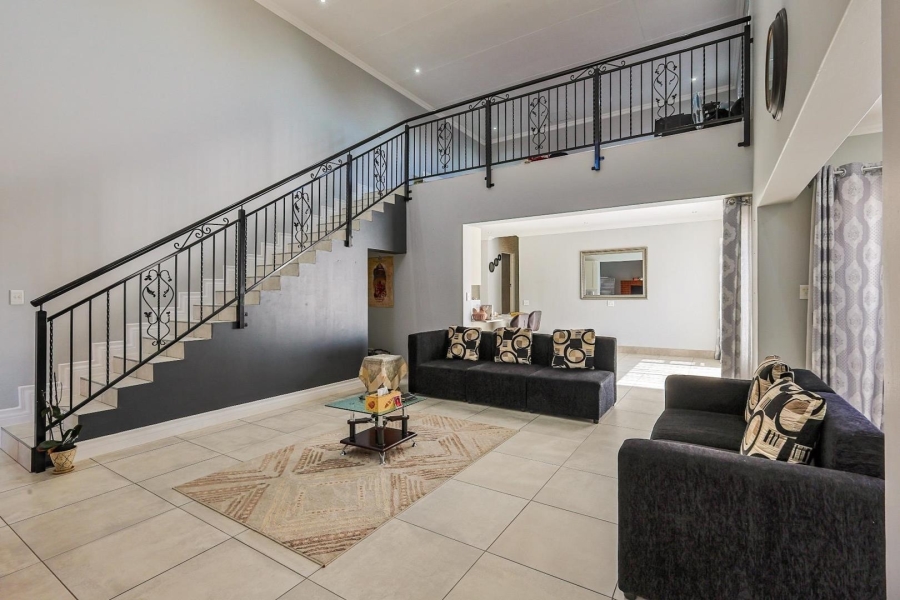 5 Bedroom Property for Sale in Country View Estate Gauteng