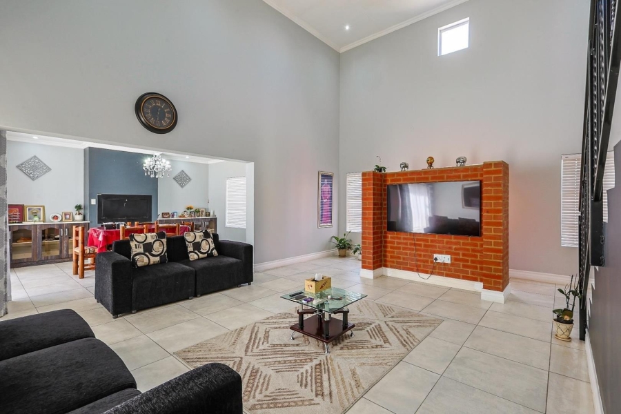 5 Bedroom Property for Sale in Country View Estate Gauteng