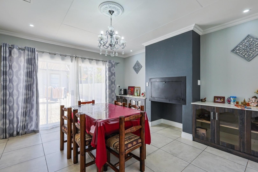 5 Bedroom Property for Sale in Country View Estate Gauteng