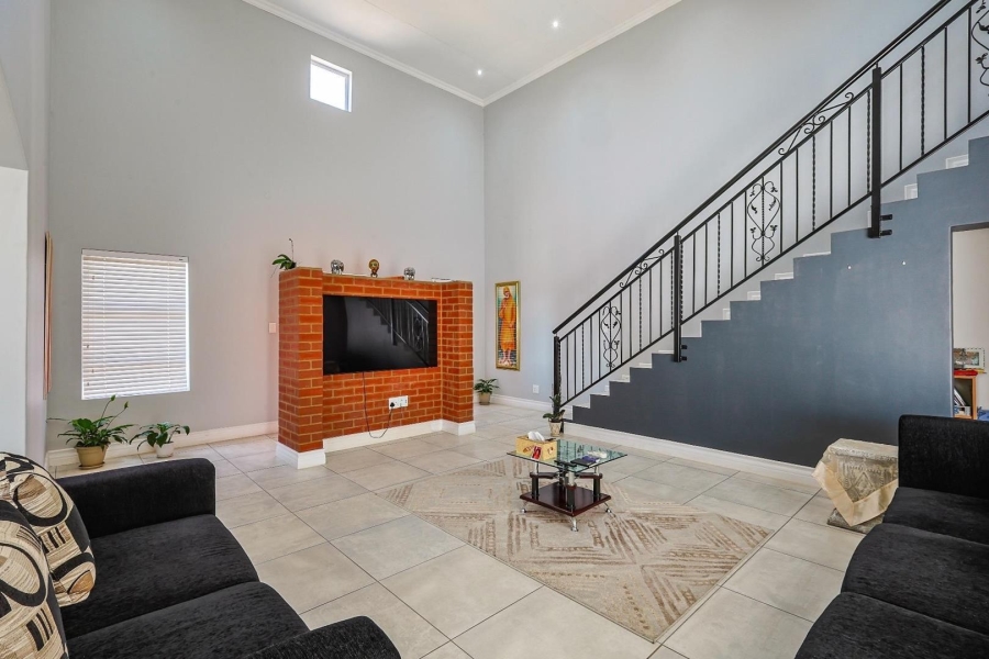 5 Bedroom Property for Sale in Country View Estate Gauteng