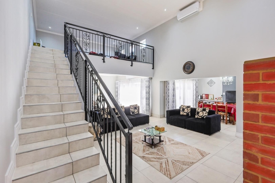 5 Bedroom Property for Sale in Country View Estate Gauteng