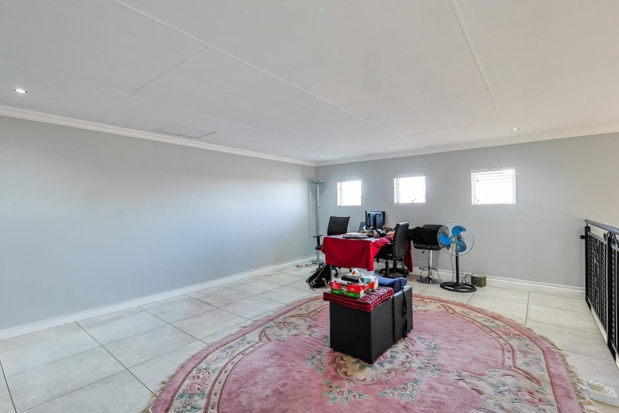 5 Bedroom Property for Sale in Country View Estate Gauteng