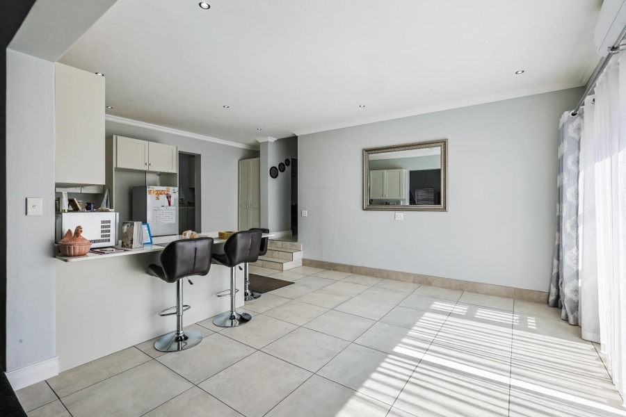 5 Bedroom Property for Sale in Country View Estate Gauteng