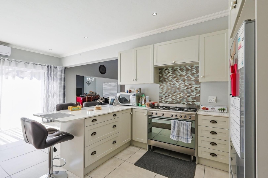 5 Bedroom Property for Sale in Country View Estate Gauteng