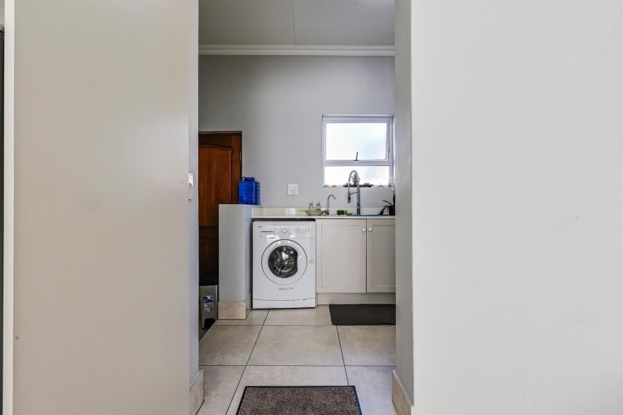 5 Bedroom Property for Sale in Country View Estate Gauteng