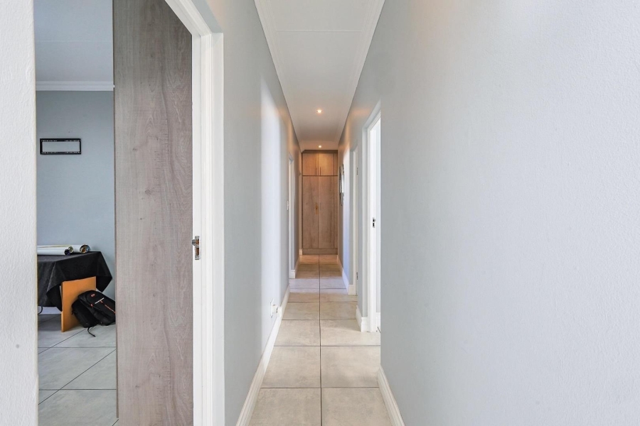 5 Bedroom Property for Sale in Country View Estate Gauteng