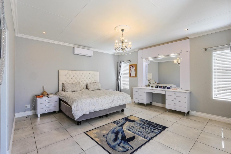 5 Bedroom Property for Sale in Country View Estate Gauteng