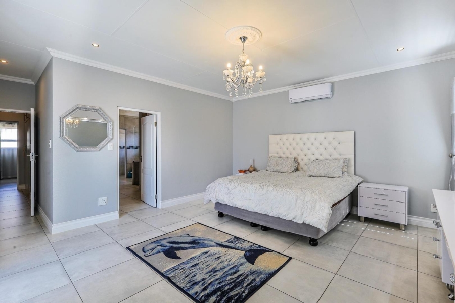 5 Bedroom Property for Sale in Country View Estate Gauteng