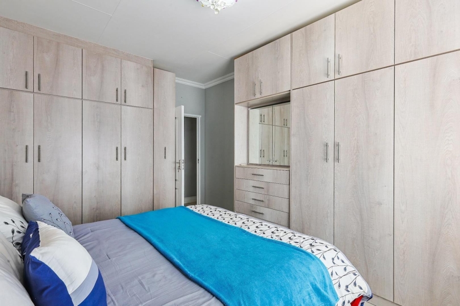 5 Bedroom Property for Sale in Country View Estate Gauteng