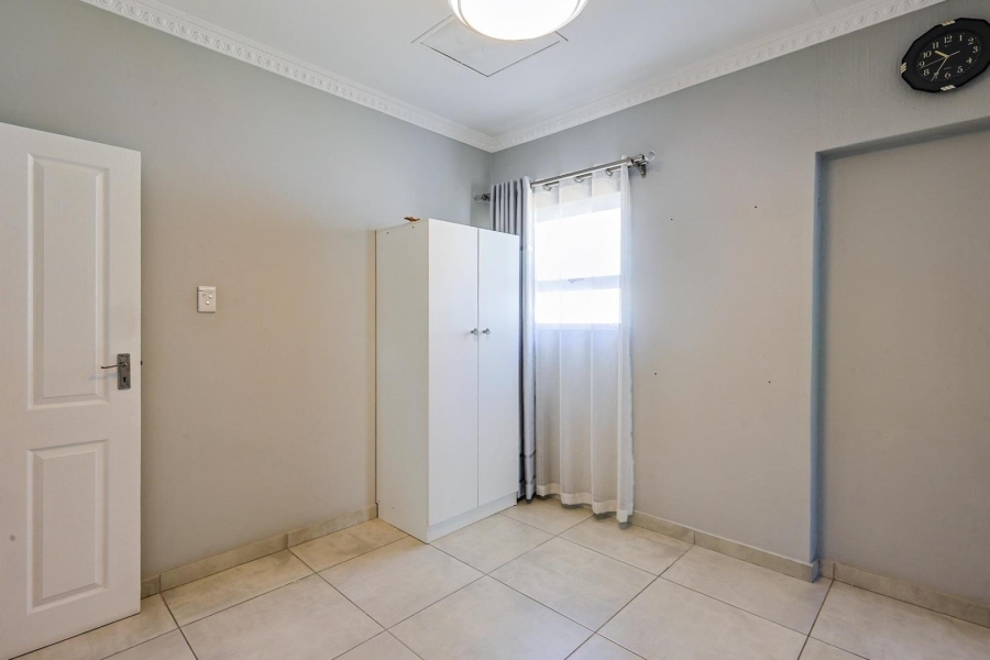 5 Bedroom Property for Sale in Country View Estate Gauteng