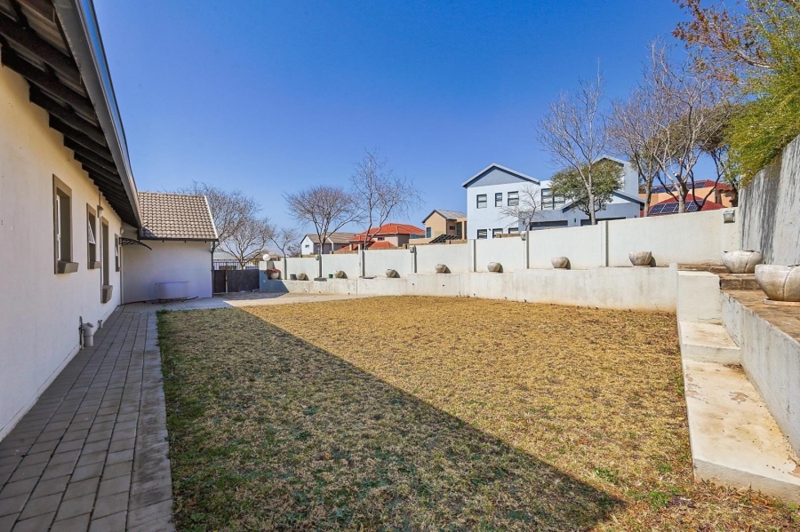 5 Bedroom Property for Sale in Country View Estate Gauteng
