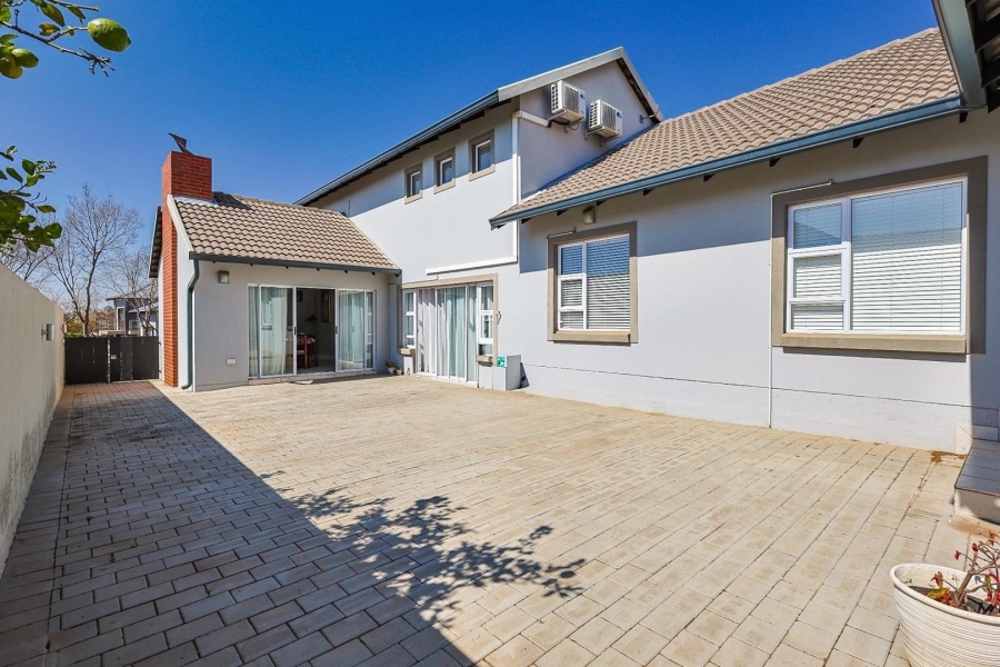 5 Bedroom Property for Sale in Country View Estate Gauteng