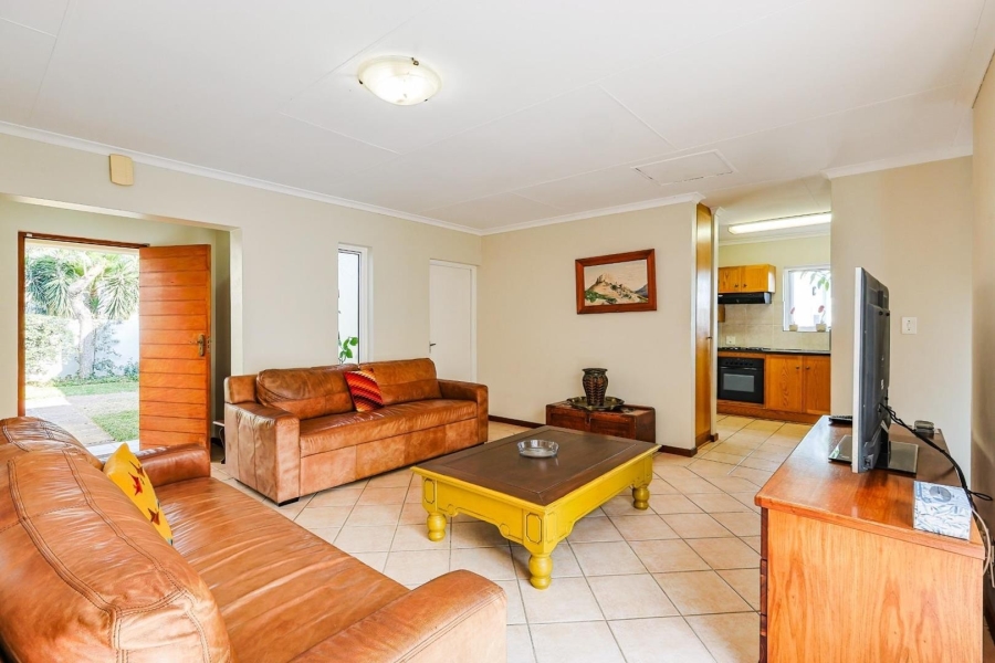 To Let 3 Bedroom Property for Rent in Silver Lakes Gauteng