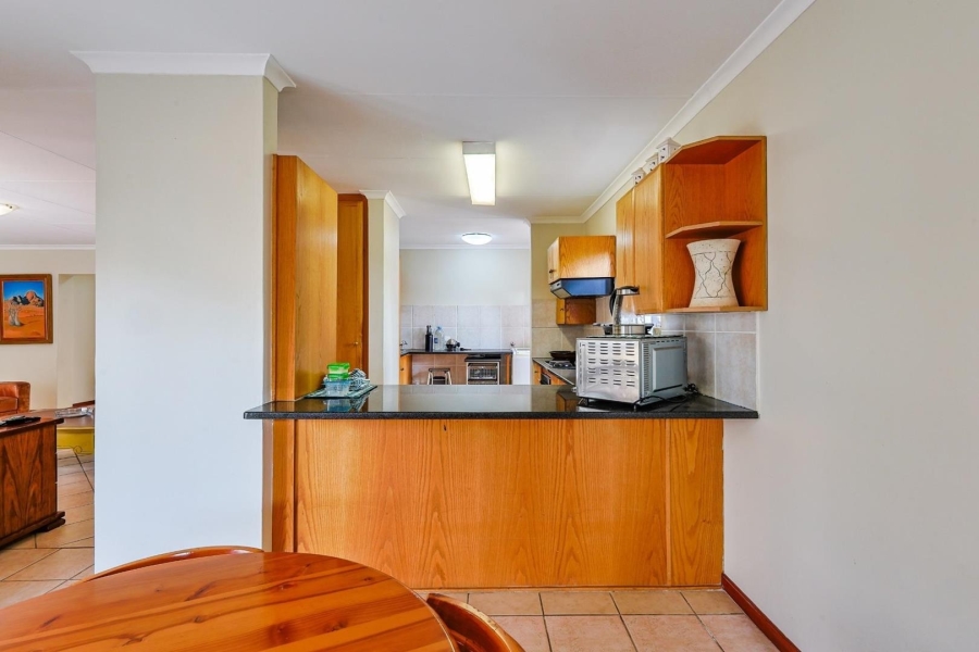 To Let 3 Bedroom Property for Rent in Silver Lakes Gauteng