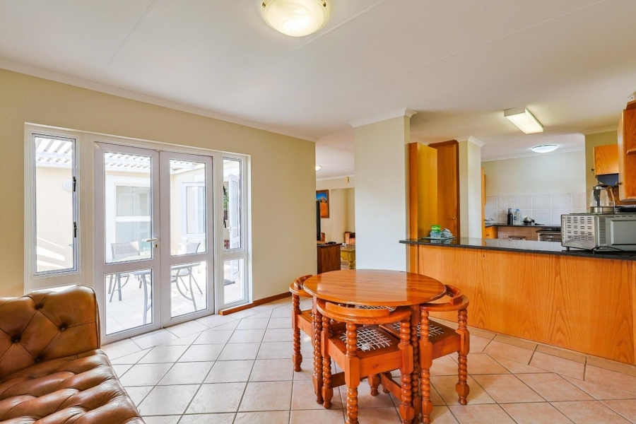 To Let 3 Bedroom Property for Rent in Silver Lakes Gauteng