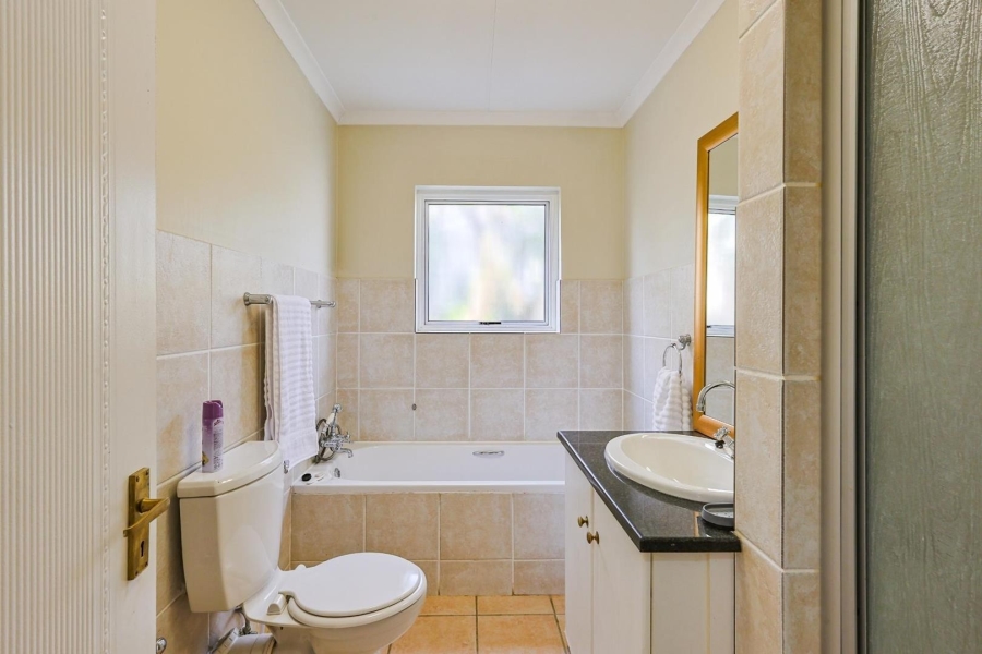 To Let 3 Bedroom Property for Rent in Silver Lakes Gauteng