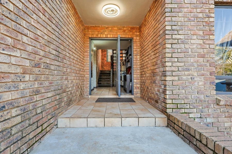 4 Bedroom Property for Sale in Val de Grace Gauteng