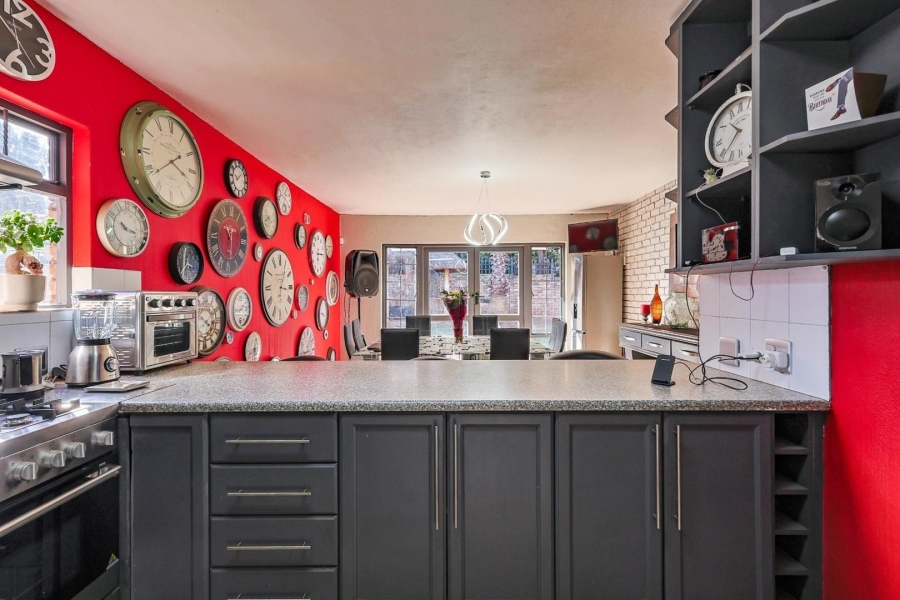 4 Bedroom Property for Sale in Val de Grace Gauteng