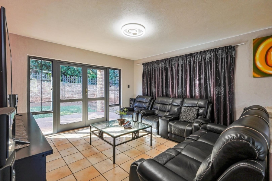 4 Bedroom Property for Sale in Val de Grace Gauteng