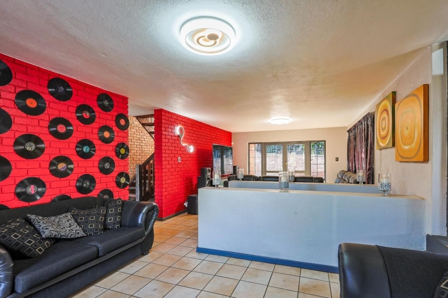 4 Bedroom Property for Sale in Val de Grace Gauteng