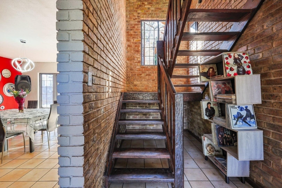 4 Bedroom Property for Sale in Val de Grace Gauteng