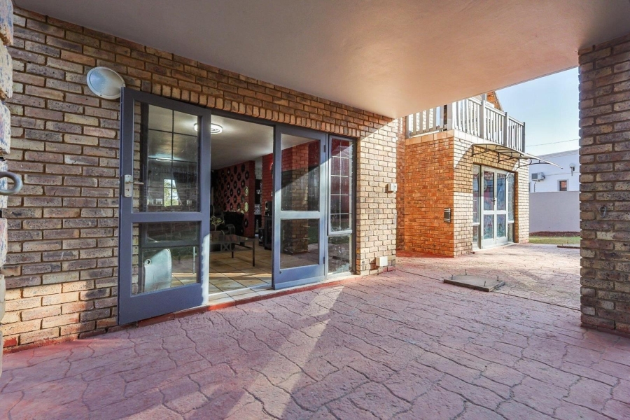 4 Bedroom Property for Sale in Val de Grace Gauteng