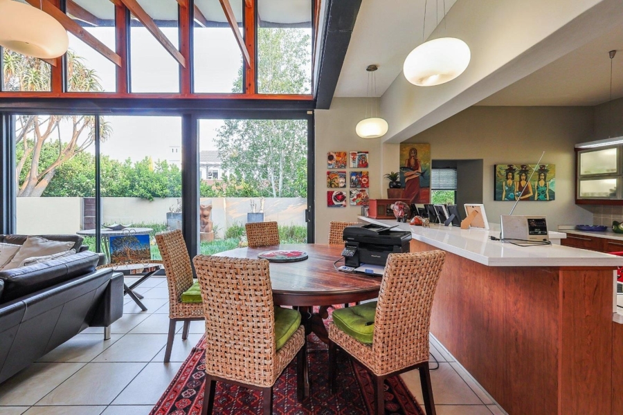 5 Bedroom Property for Sale in The Wilds Gauteng