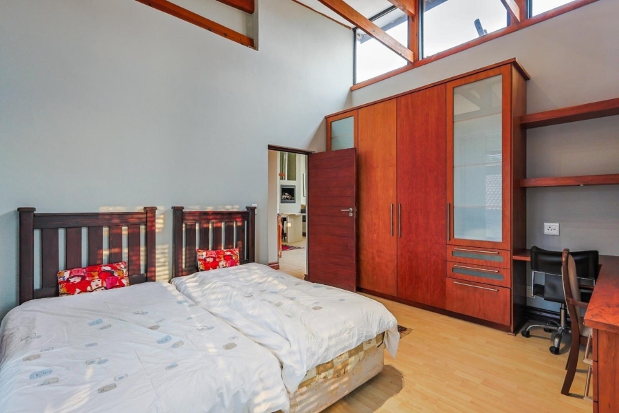 5 Bedroom Property for Sale in The Wilds Gauteng