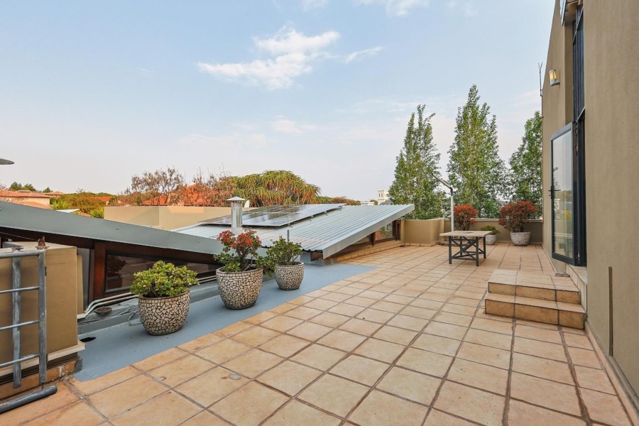 5 Bedroom Property for Sale in The Wilds Gauteng