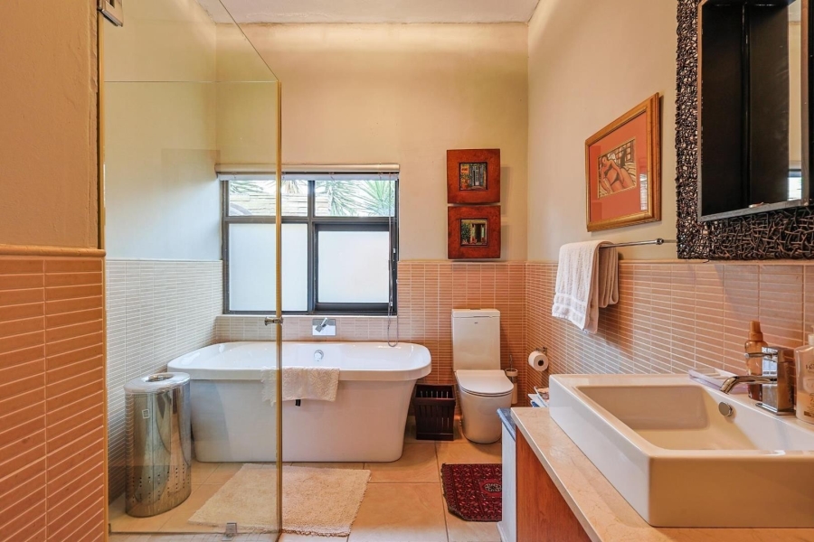 5 Bedroom Property for Sale in The Wilds Gauteng