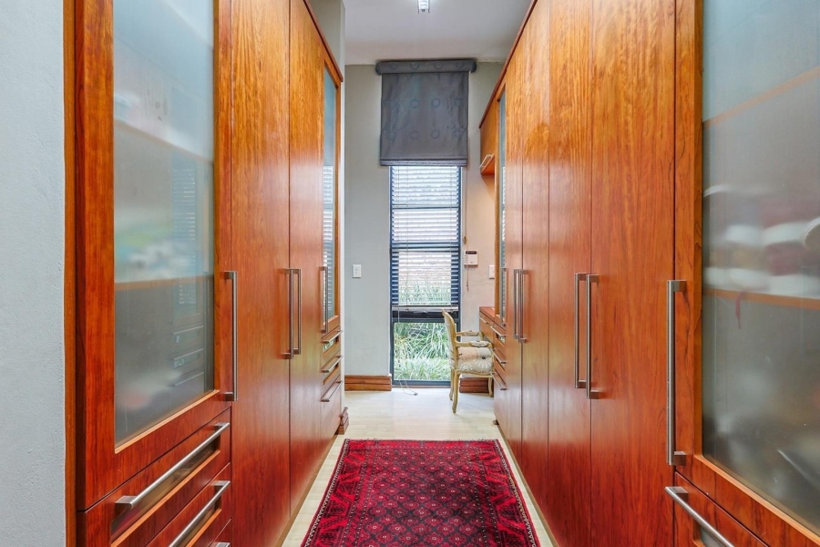 5 Bedroom Property for Sale in The Wilds Gauteng