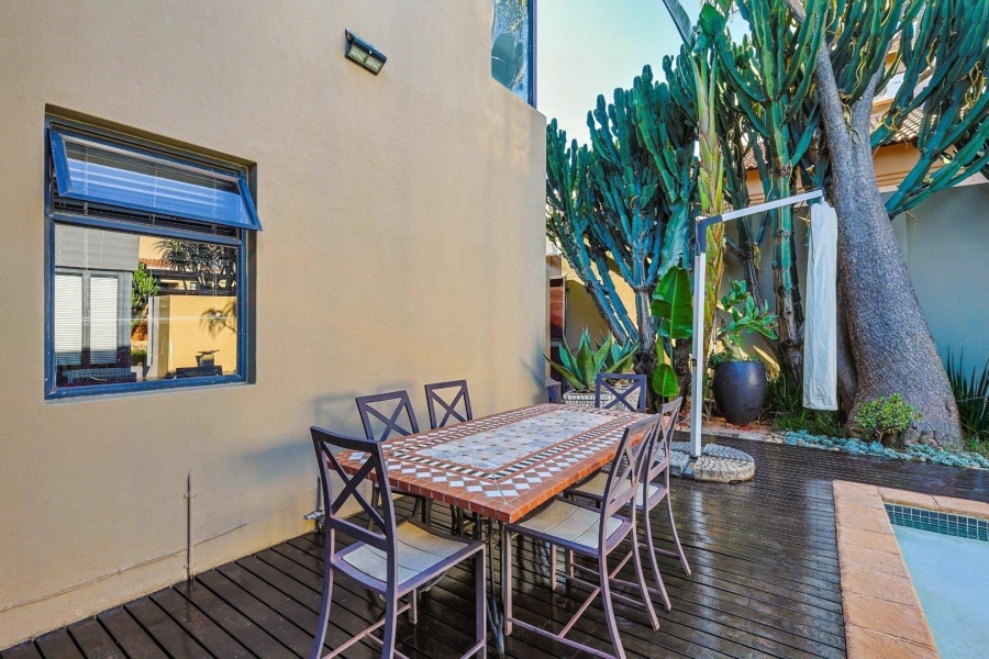 5 Bedroom Property for Sale in The Wilds Gauteng