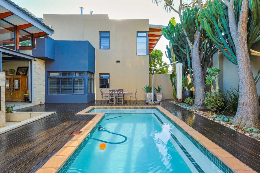 5 Bedroom Property for Sale in The Wilds Gauteng