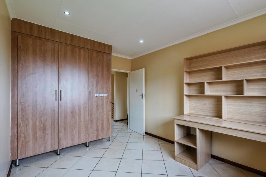 4 Bedroom Property for Sale in Mooikloof Ridge Gauteng