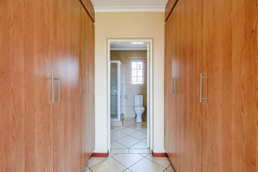 4 Bedroom Property for Sale in Mooikloof Ridge Gauteng