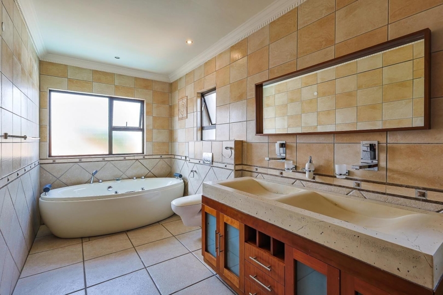 3 Bedroom Property for Sale in Silverwoods Country Estate Gauteng