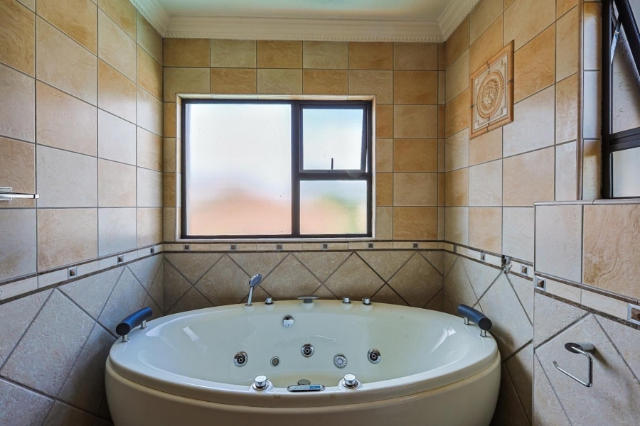 3 Bedroom Property for Sale in Silverwoods Country Estate Gauteng