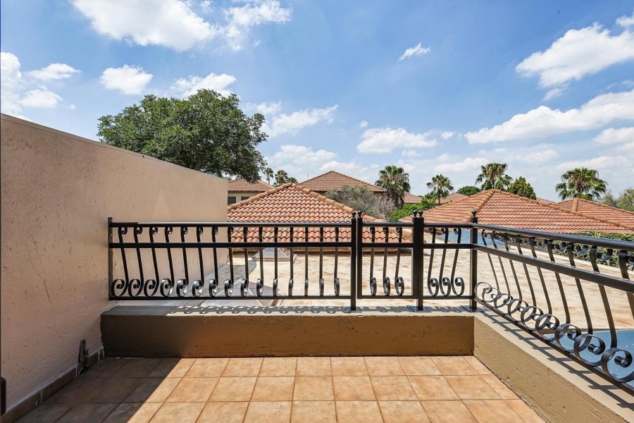 3 Bedroom Property for Sale in Silverwoods Country Estate Gauteng