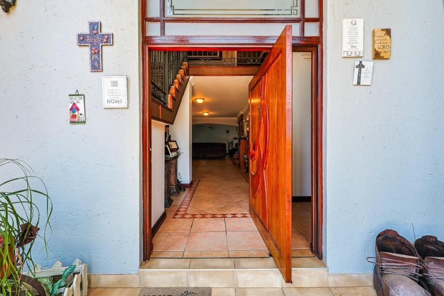 4 Bedroom Property for Sale in Woodhill Estate Gauteng